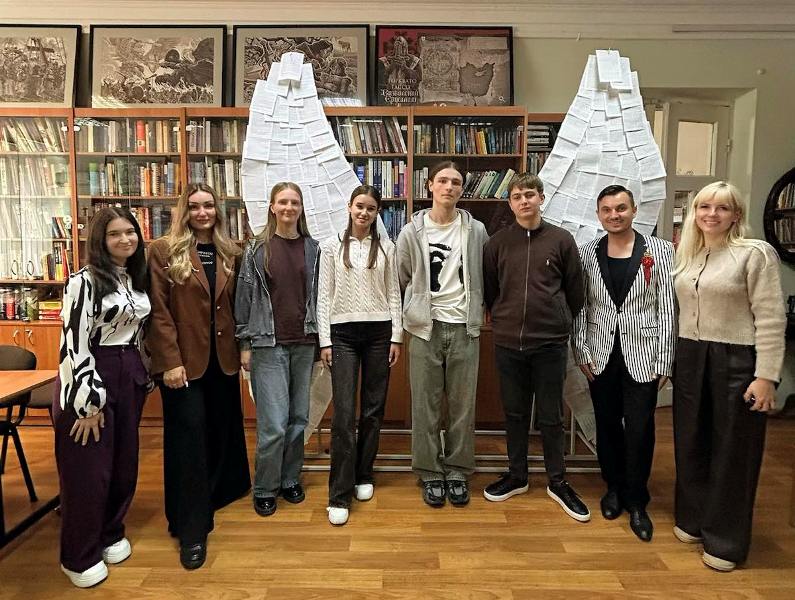 Фото з предстаниками Галицького фахового коледжу імені B'ячеслава Чорновола